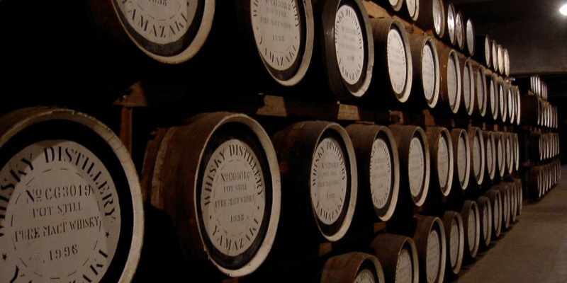 yamazaki-whisky-barrels